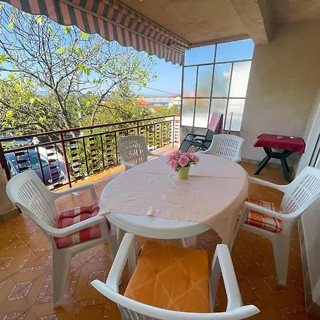 Ruzic Apartman Jadranovo