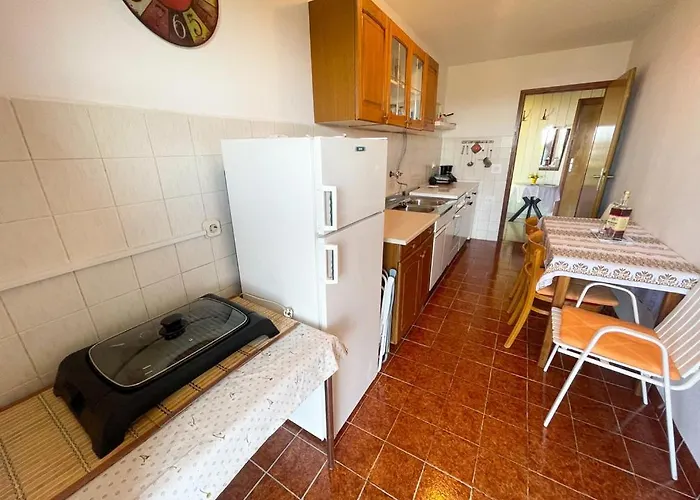 Ruzic Apartament Jadranovo